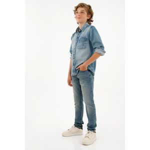 Camisa en denim azul para niño