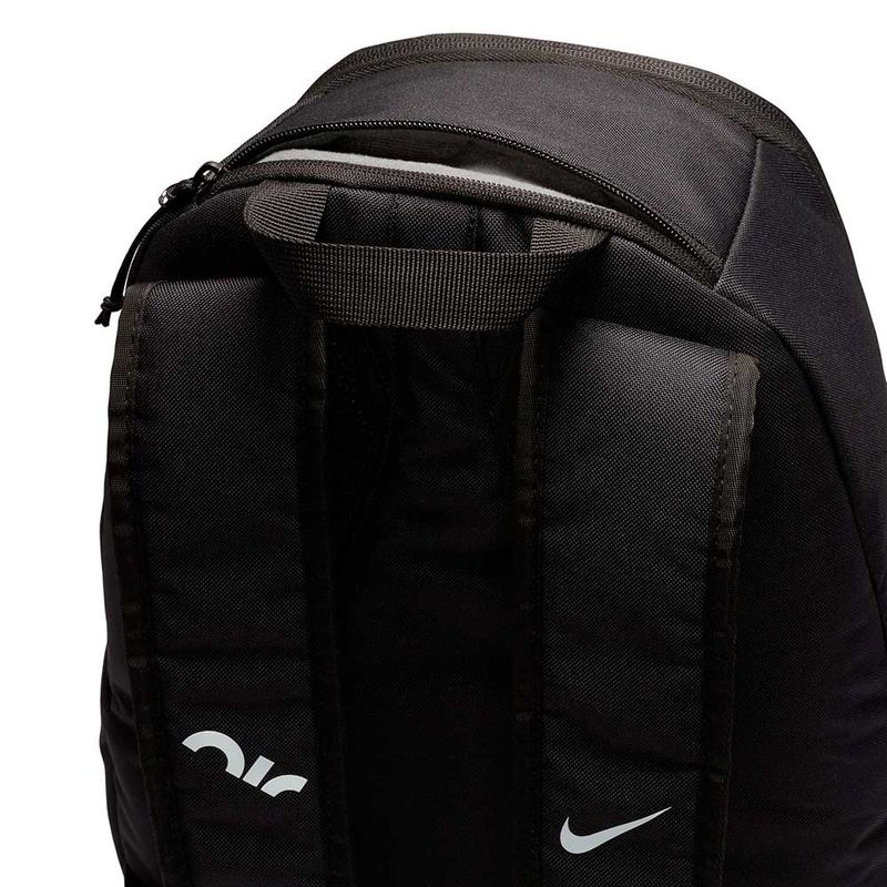 MORRAL-NIKE-DV6246-010