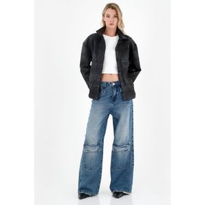 Chaqueta negra tipo camisa para mujer