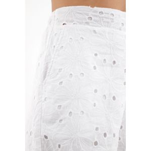 Bermuda en ojalillo blanca para mujer