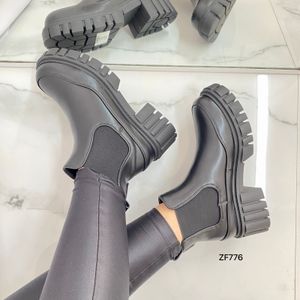 Botin negro tacon