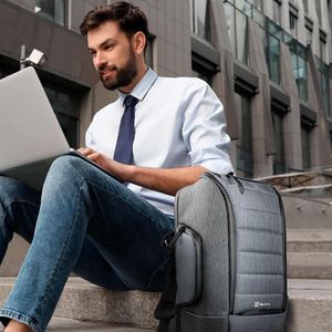 Mochila Klip Xtreme para notebook Nailon 1680D Gris/azul KNB-901GB