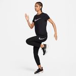 CAMISETA-NIKE-MUJER-FN2618-010