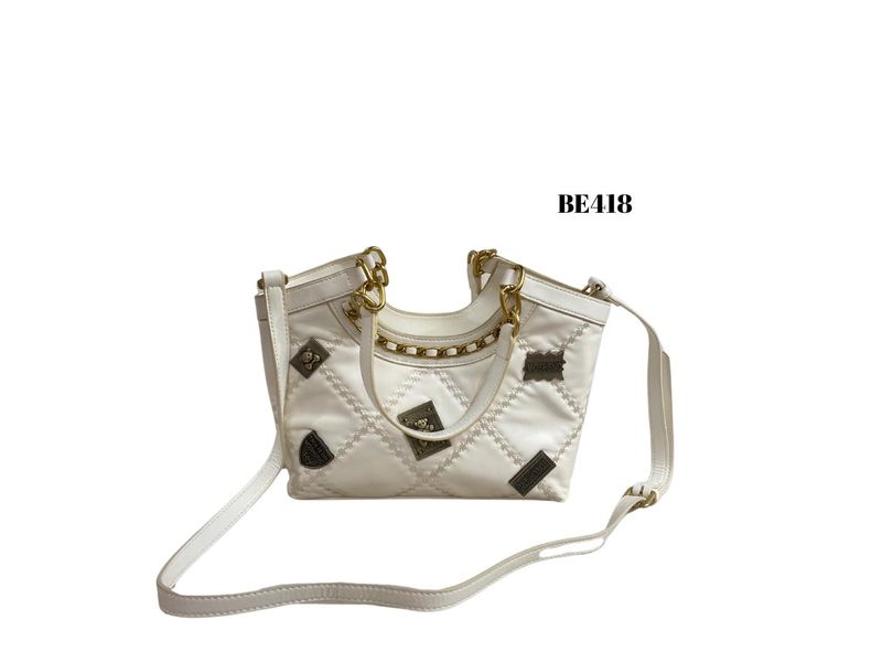 bolso blanco detalles cadena dorada Agaval