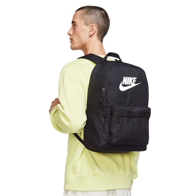 MORRAL-NIKE-DC4244-010-HERITAGE