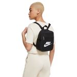 MORRAL-NIKE-CW9301-010