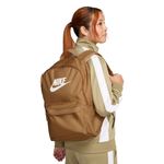 MORRAL-NIKE-DC4244-224