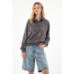 Buzo gris oversize con apliques de brillo para mujer