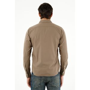Camisa café manga larga para hombre
