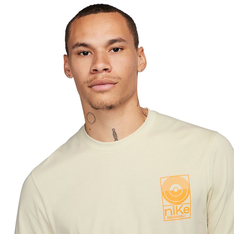 CAMISETA-NIKE-HOMBRE-FN3319-020