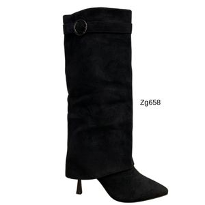 Bota caña alta negro doblez tacon puntilla