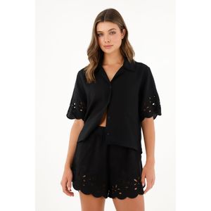 Camisa negra con mangas en ojalillo para mujer