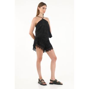 Bermuda negra de ojalillo con boleros para mujer