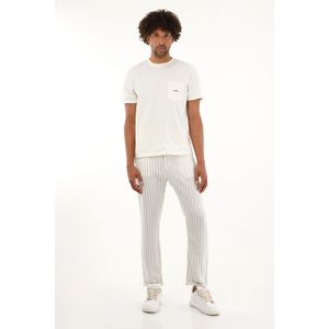 Pantalón verde con diseño a rayas para hombre