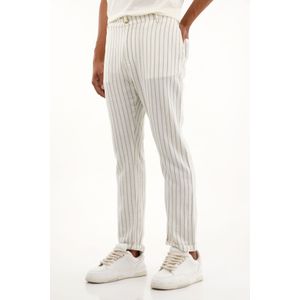 Pantalón verde con diseño a rayas para hombre