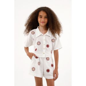 Camisa con bordado de flores para niña