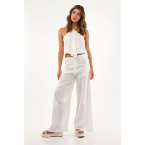 Pantalón bota amplia con detalles en ojalillo para mujer