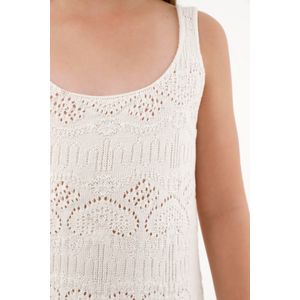 Vestido corto tejido para niña