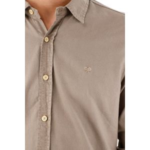 Camisa manga larga con raqueta bordada café para hombre