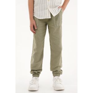 Pantalón jogger verde en apariencia lino para niño