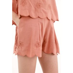 Bermuda con bordado en ruedo naranja para mujer