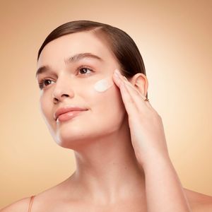 Crema Suave Revitalizing Supreme+ Youth Power Soft Creme - Estée Lauder