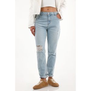 Jean azul con rotos localizados para mujer