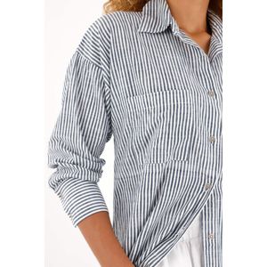 Camisa azul manga larga con estampado a rayas para mujer