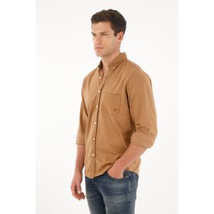Camisa café con bolsillos delanteros para hombre