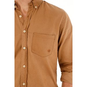 Camisa café con bolsillos delanteros para hombre