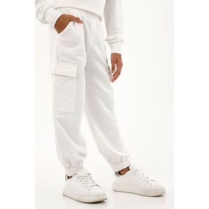Pantalón jogger con bolsillos cargo crudo para niña