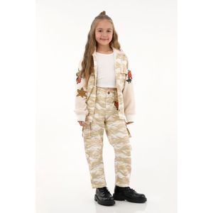 Abrigo crudo de estampado militar para niña