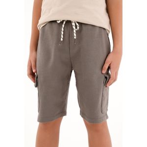 Bermuda cargo con pretina elástica gris para niño