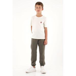 Camiseta con bordado localizado crudo para niño