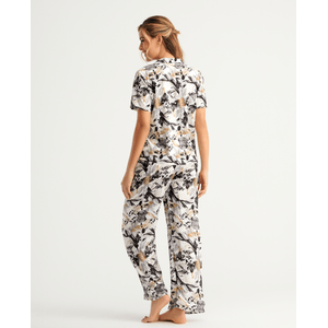 Pijama Camisa Silueta Amplia con Botones Mana Corta Pantalón Largo Estampado Dorado ST Even 18568