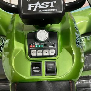 CUATRIMOTO GRANDE CON CONTROL