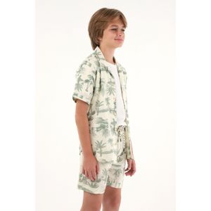 Camisa tipo bowling con estampado de palmeras para niño