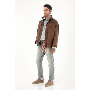 Abrigo café con efecto cuero para hombre