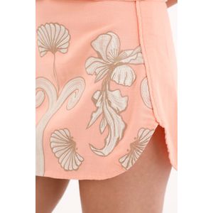 Falda corta rosada con estampado especial para mujer
