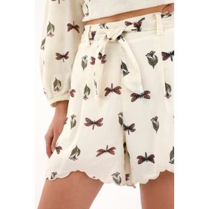 Short estampado con cintutón crudo para mujer