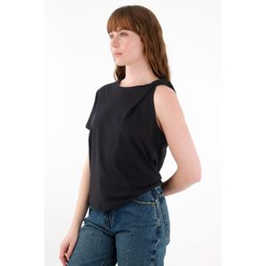 Camiseta con detalle entorchado en hombro negra para mujer