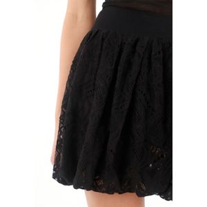 Falda corta abombachada negra para mujer