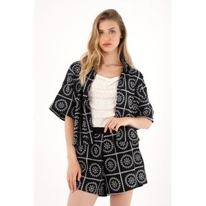 Camisa en tela bordada negra para mujer