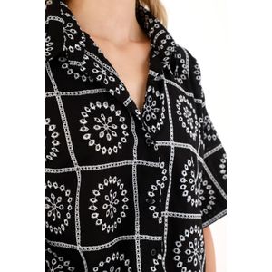 Camisa en tela bordada negra para mujer