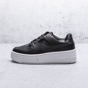 TENIS NIKE MUJER MODA AIR FORCE ONE SAGE LOW