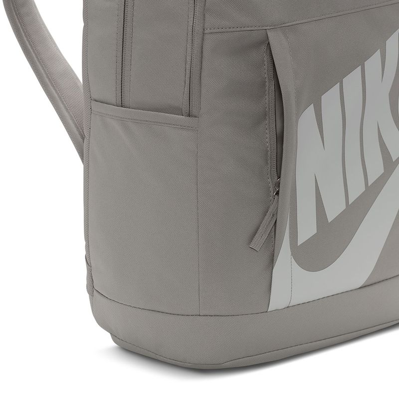 MORRAL-NIKE-DD0559-009