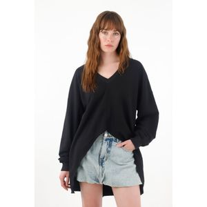 Buzo amplio cuello en V negro para mujer