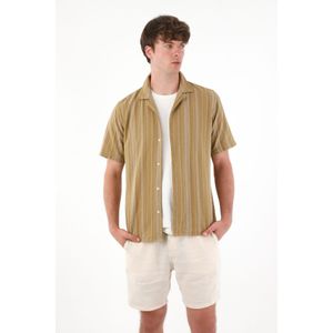 Camisa con diseño a rayas para hombre