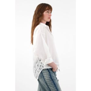 Camisa amplia con encaje crudo para mujer