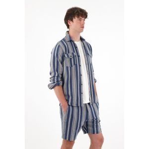 Camisa manga larga con diseño a rayas para hombre